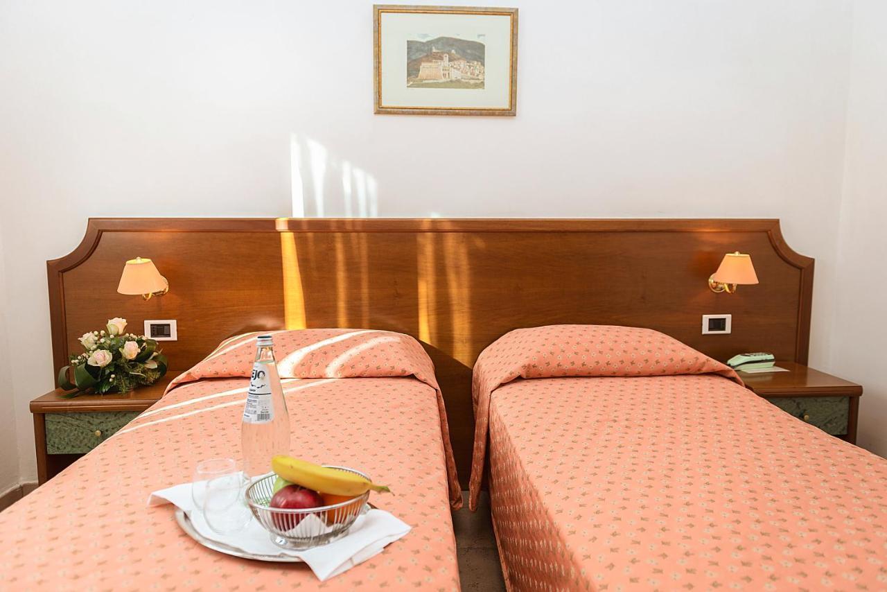 Hotel San Pietro Assisi Dış mekan fotoğraf